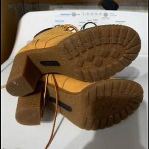 Timberland women’s heel boots 5.5
